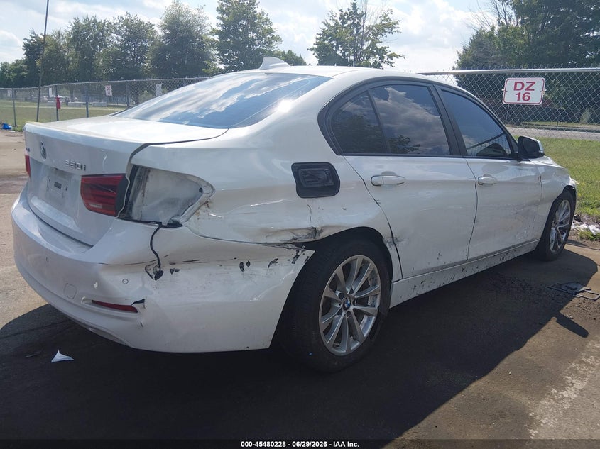 Vin: wba8e5g30hnu44878, lot: 45978403, bmw 320i xdrive 20174