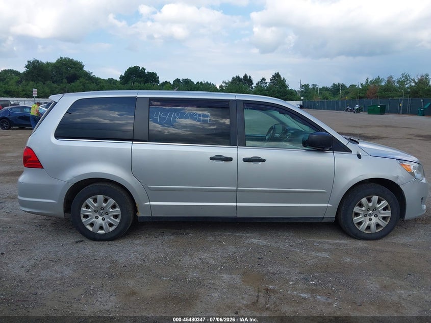 2011 Volkswagen Routan S VIN: 2V4RW4DG8BR738955 Lot: 45480347