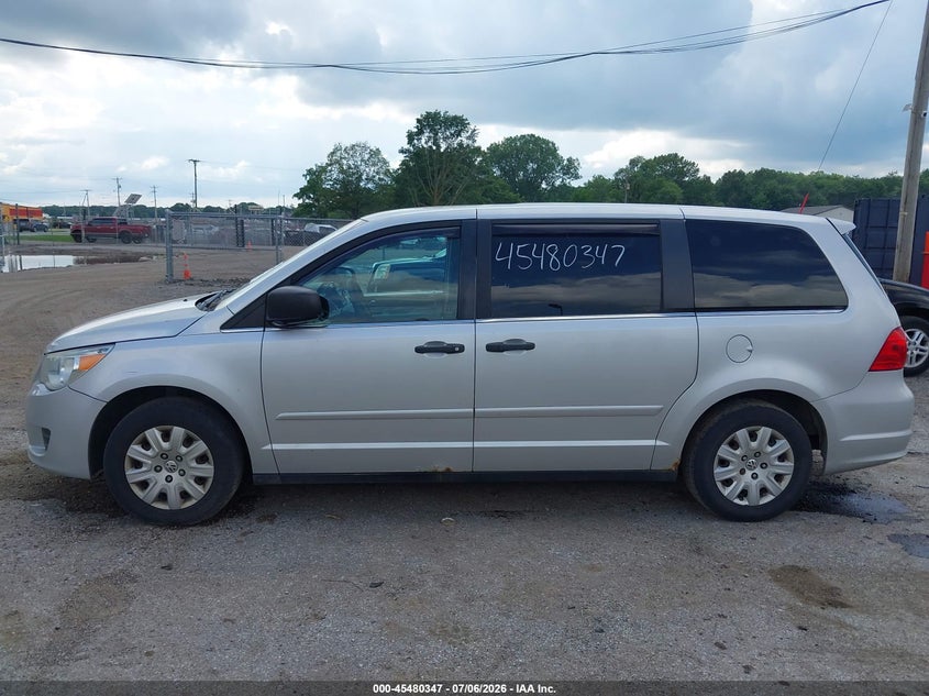2011 Volkswagen Routan S VIN: 2V4RW4DG8BR738955 Lot: 45480347