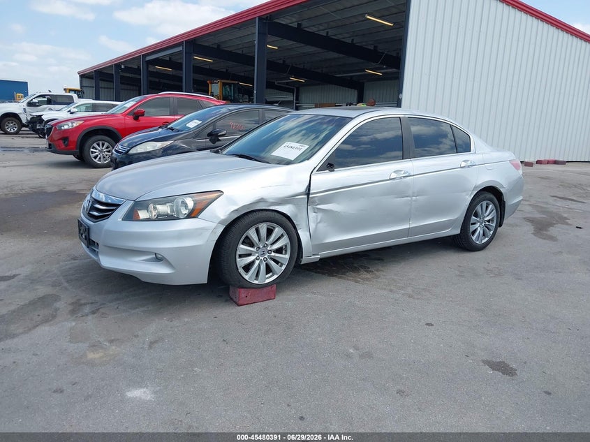 2011 Honda Accord, Левый бок, IAAI, VIN 1HGCP3F83BA016568 — фото 2