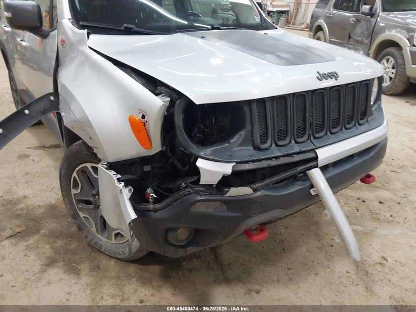 2017 JEEP RENEGADE auction photo 6