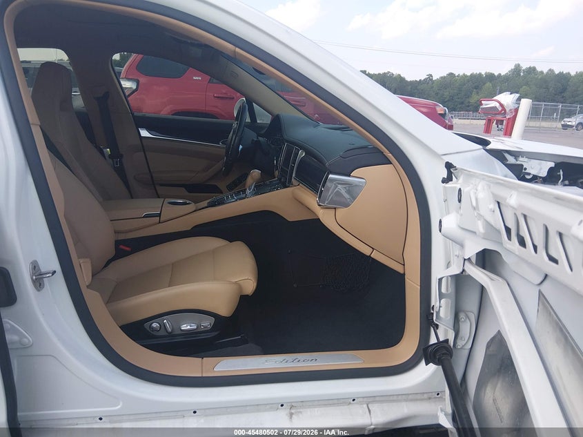 2016 PORSCHE PANAMERA auction photo 5