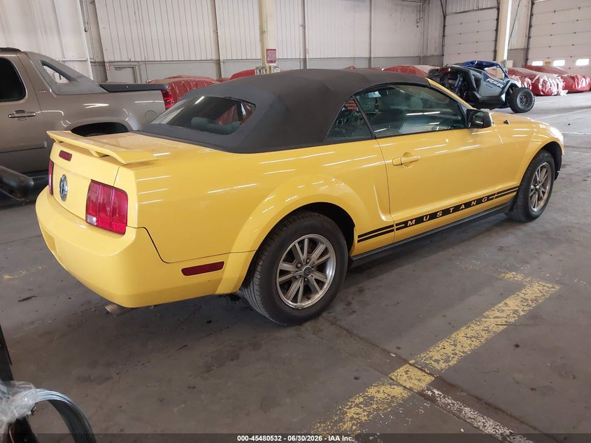2005 FORD MUSTANG auction photo 4