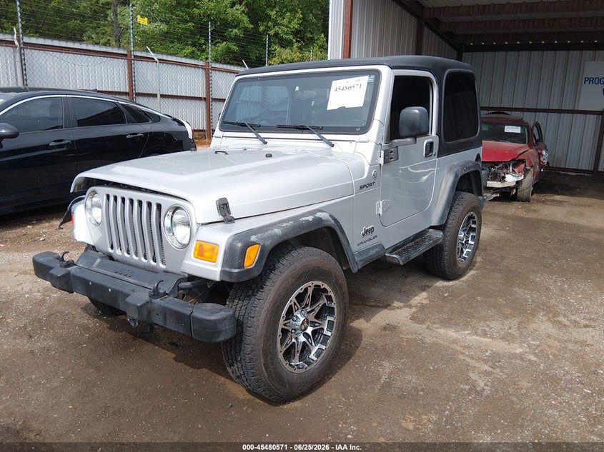 2005 Jeep Wrangler, Right Front, IAAI, VIN 1J4FA49S75P347188 — photo 2