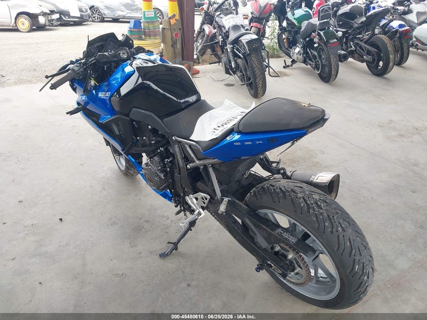 2025 SUZUKI GSX800 auction photo 3
