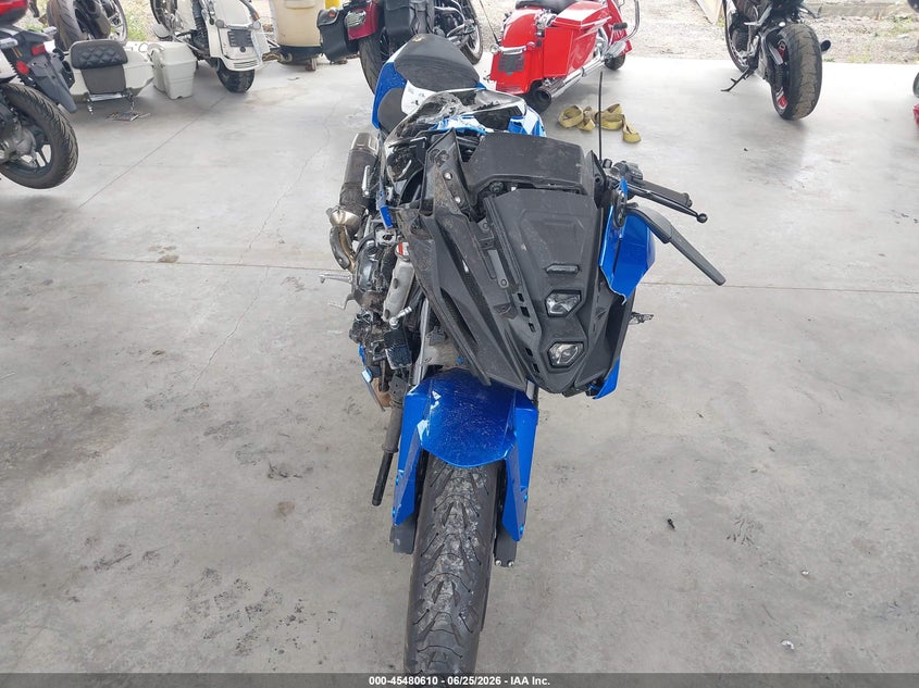 2025 SUZUKI GSX800 auction photo 5