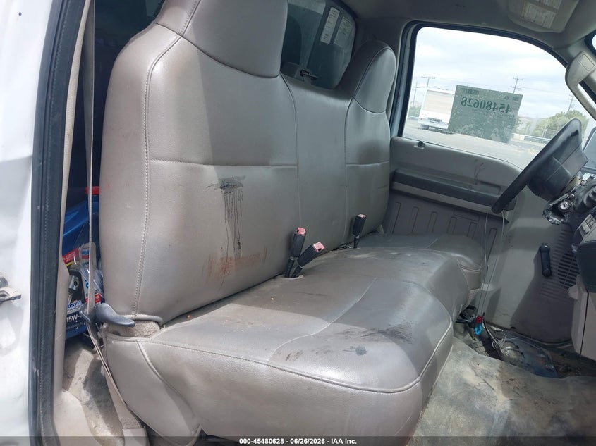 2008 Ford Super Duty F-550 Drw Xl/Xlt VIN: 1FDAF56RX8EA87115 Lot: 45480628