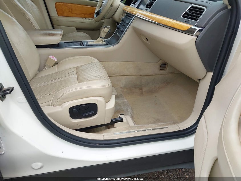 2012 LINCOLN MKS auction photo 5