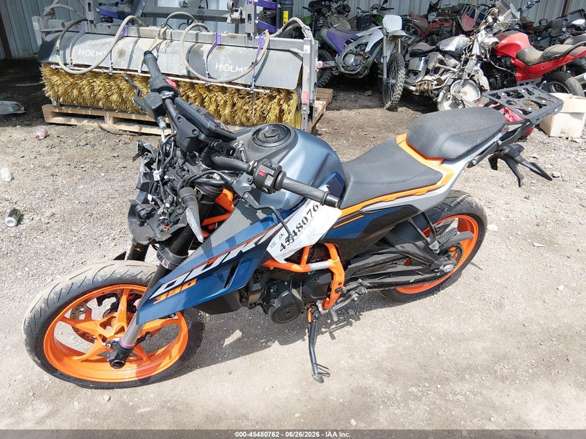 2024 KTM 390 auction photo 2