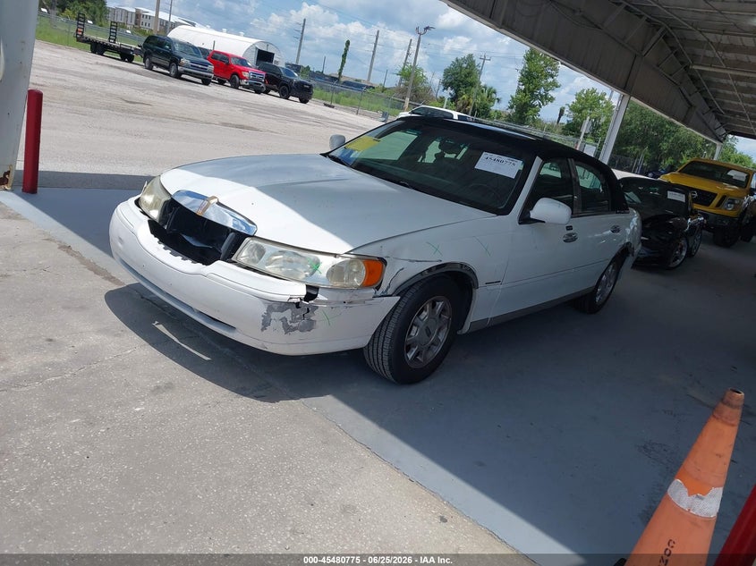 2000 LINCOLN TOWN CAR auction photo 2