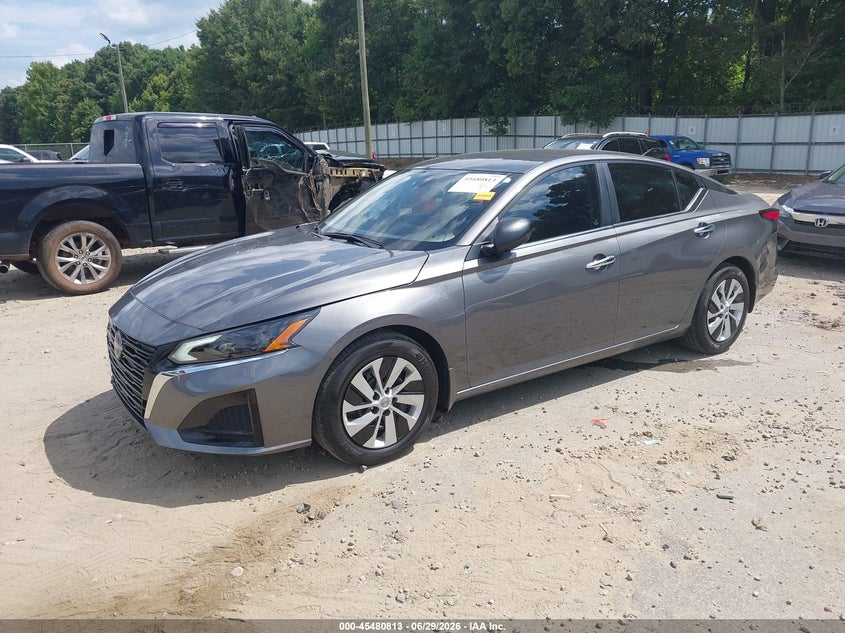 2025 Nissan Altima, Right Side, IAAI, VIN 1N4BL4BVXSN335732 — photo 2