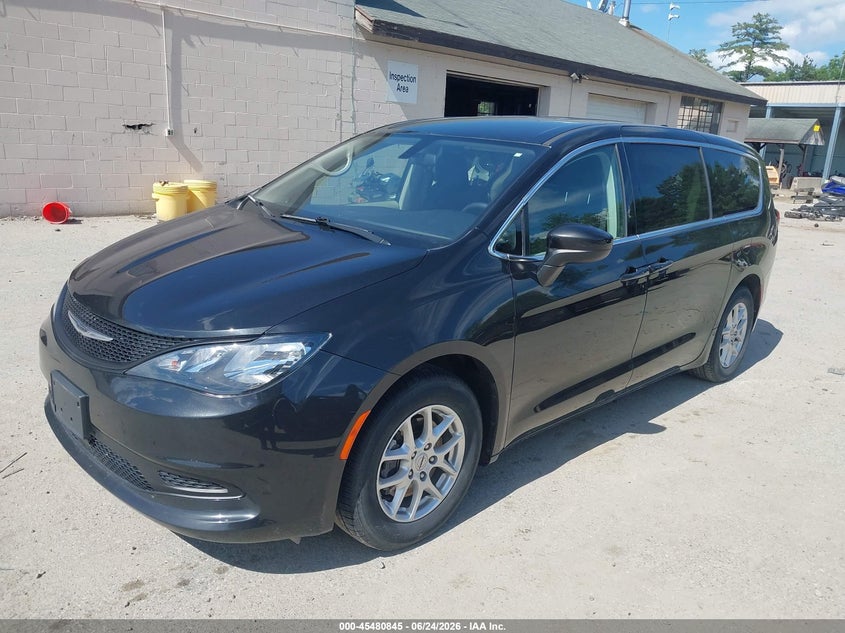 Vin: 2c4rc1cg6nr127782, lot: 45979020, chrysler voyager lx 20222