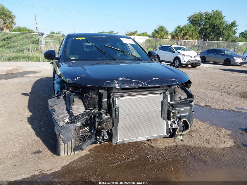 2026 Land Rover Range Rover Velar P400 Dynamic Se VIN: SALYL2FU2TA829000 Lot: 45481183