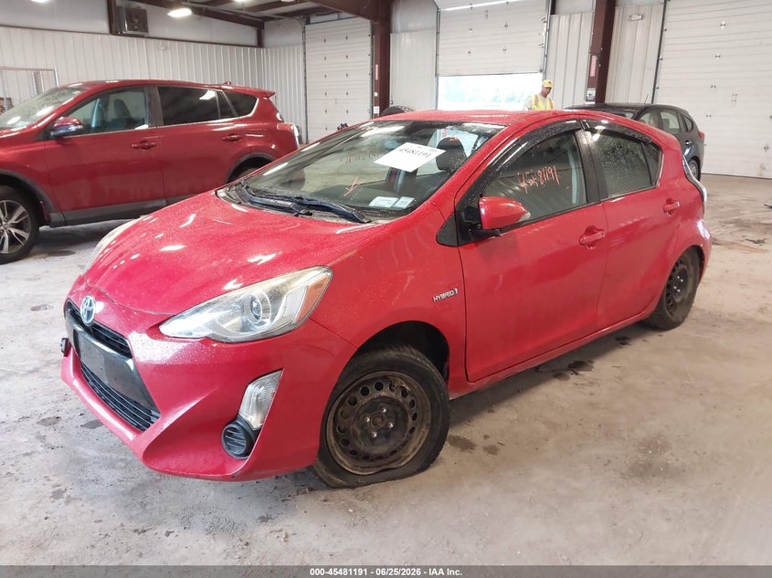 2015 TOYOTA PRIUS C auction photo 2