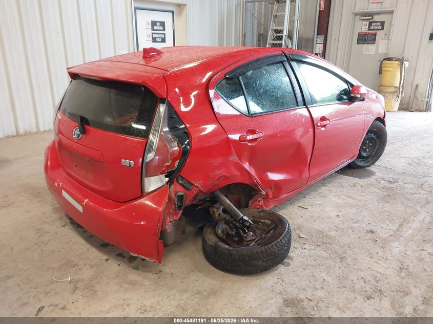 2015 TOYOTA PRIUS C auction photo 4