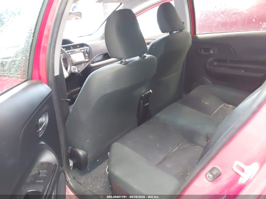 2015 TOYOTA PRIUS C auction photo 8