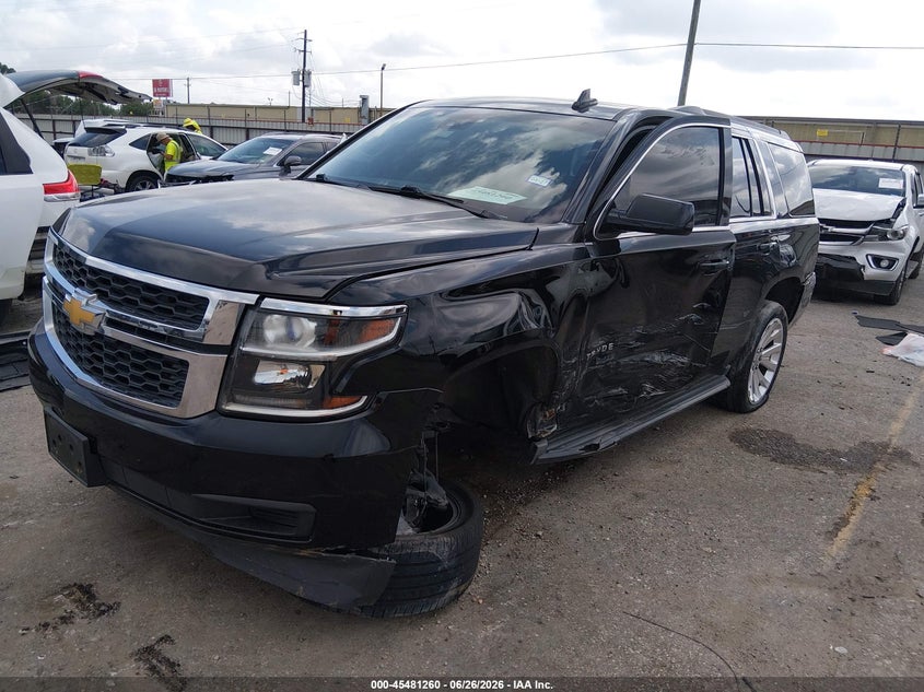 2017 Chevrolet Tahoe, Левый бок, IAAI, VIN 1GNSCBKC7HR211343 — фото 2