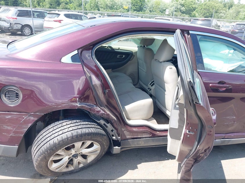 2011 FORD TAURUS auction photo 8