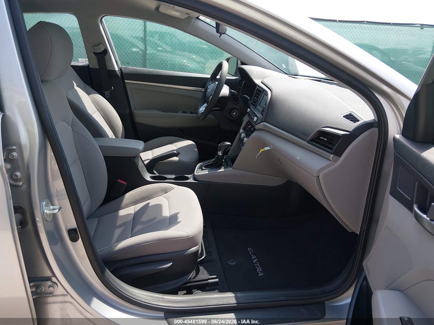 2020 HYUNDAI ELANTRA auction photo 5