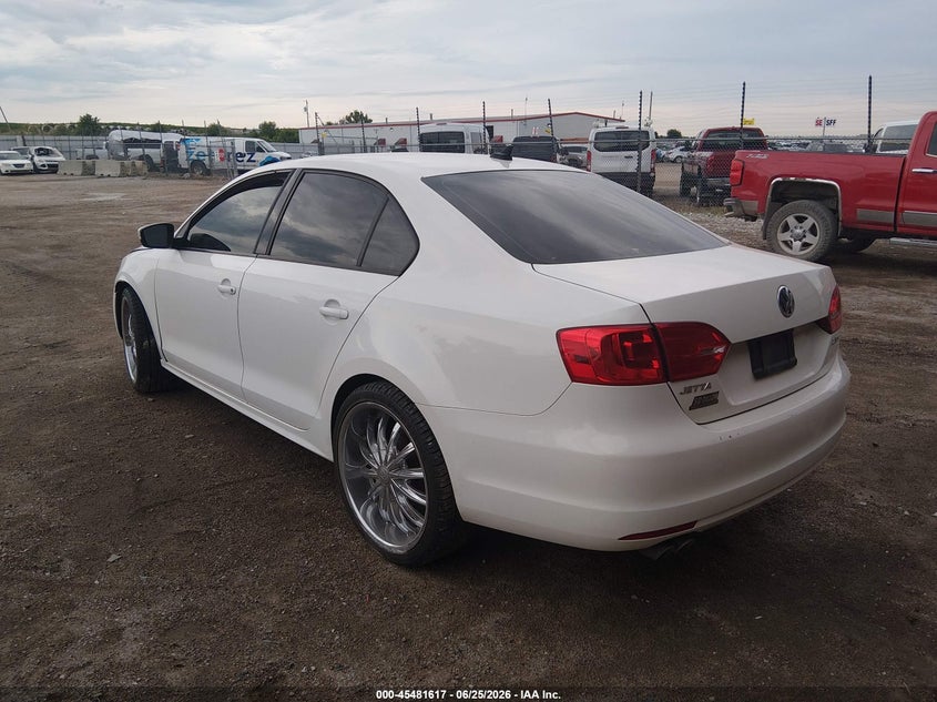 2011 VOLKSWAGEN JETTA auction photo 3