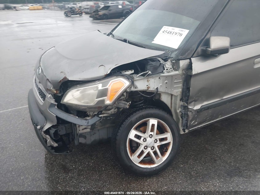 2010 KIA SOUL auction photo 6
