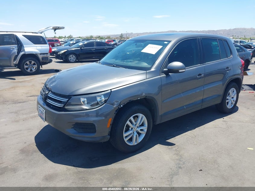 2013 VOLKSWAGEN TIGUAN auction photo 2