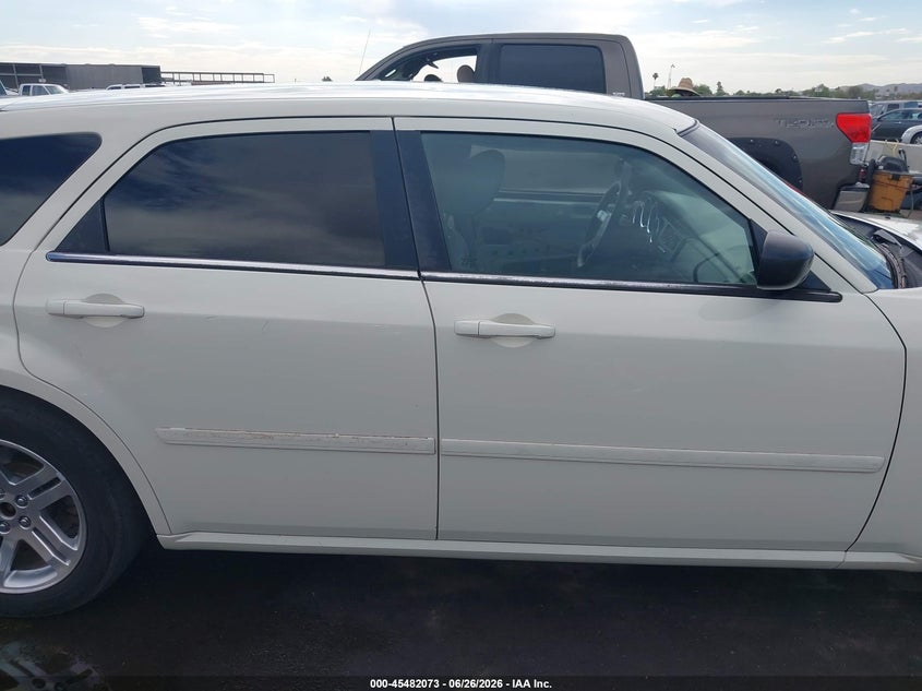 2005 Dodge Magnum Se VIN: 2D4FV48V75H617713 Lot: 45482073