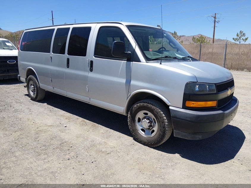 Vin: 1gazgnfpxl1234478, lot: 45980311, chevrolet express passenger rwd 3500 extended wheelbase ls 2020 img_1