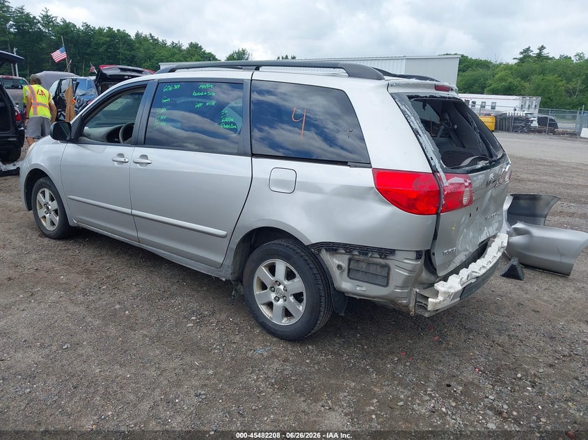 AtlanticExpress - Toyota Sienna