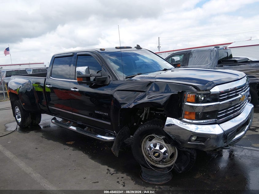 2015 CHEVROLET SILVERADO 3500HD auction photo 1