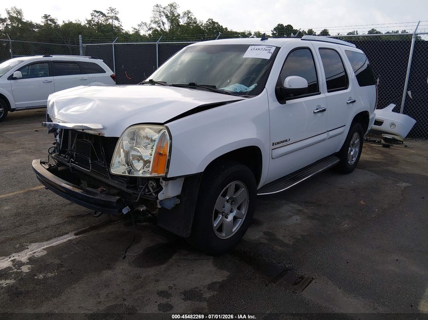2008 GMC YUKON auction photo 2