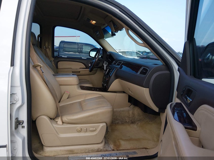 2008 GMC YUKON auction photo 5