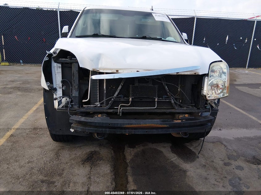 2008 GMC YUKON auction photo 6