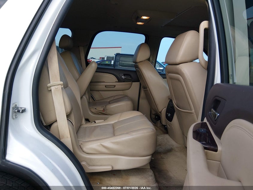 2008 GMC YUKON auction photo 8