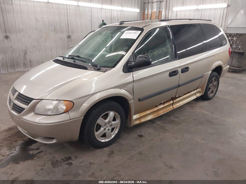 2005 Dodge Caravan, По колу, IAAI, VIN 1D4GP24RX5B278580 — фото 2