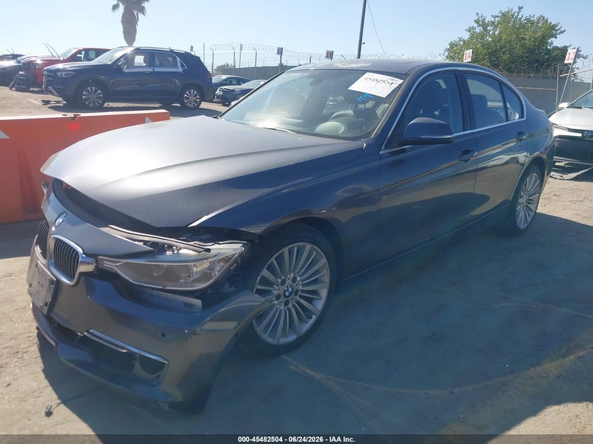 2014 BMW 3er, Front End, IAAI, VIN WBA3A5C50EJ464161 — photo 2