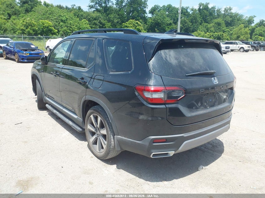 2023 HONDA PILOT auction photo 3