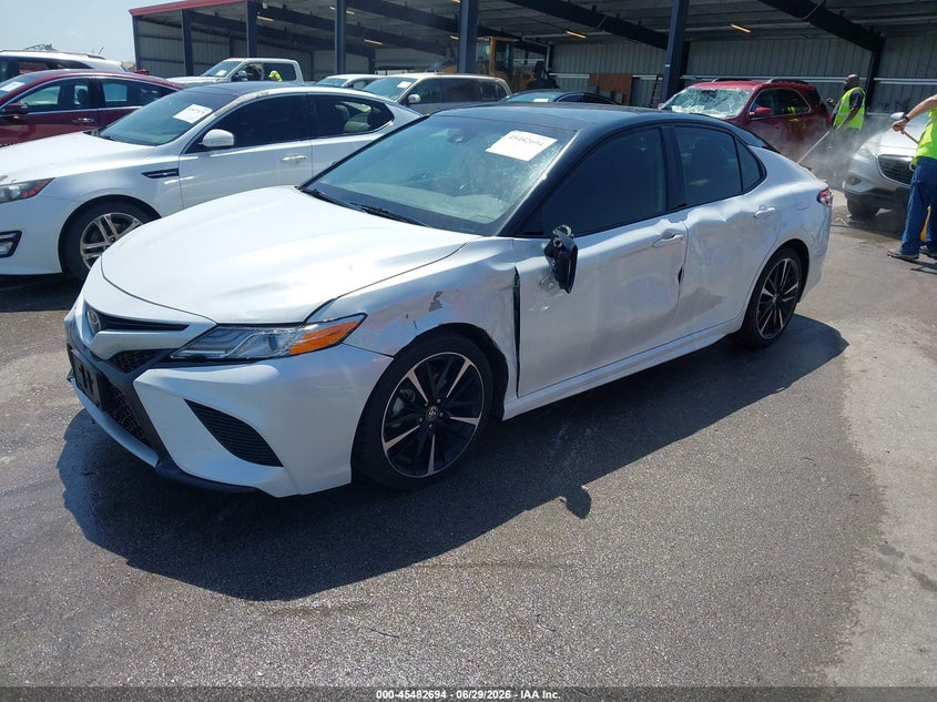 2020 TOYOTA CAMRY auction photo 2