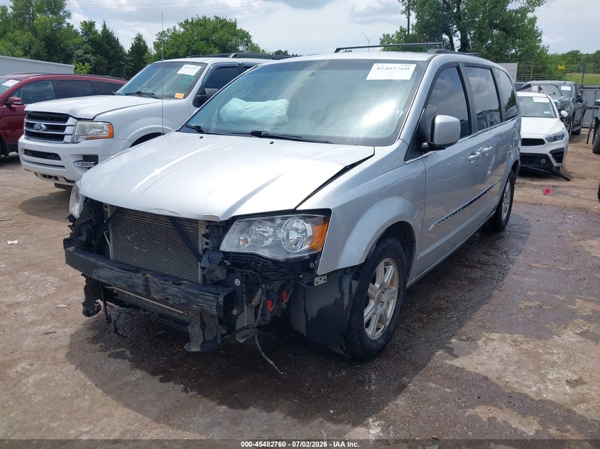 Vin: 2c4rc1bg3cr327727, lot: 45980935, chrysler town & country touring 20122
