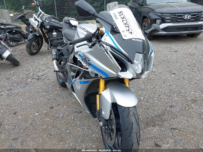 2025 Suzuki GSX-R1000