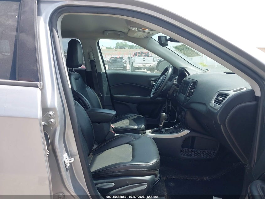 2019 JEEP COMPASS auction photo 5