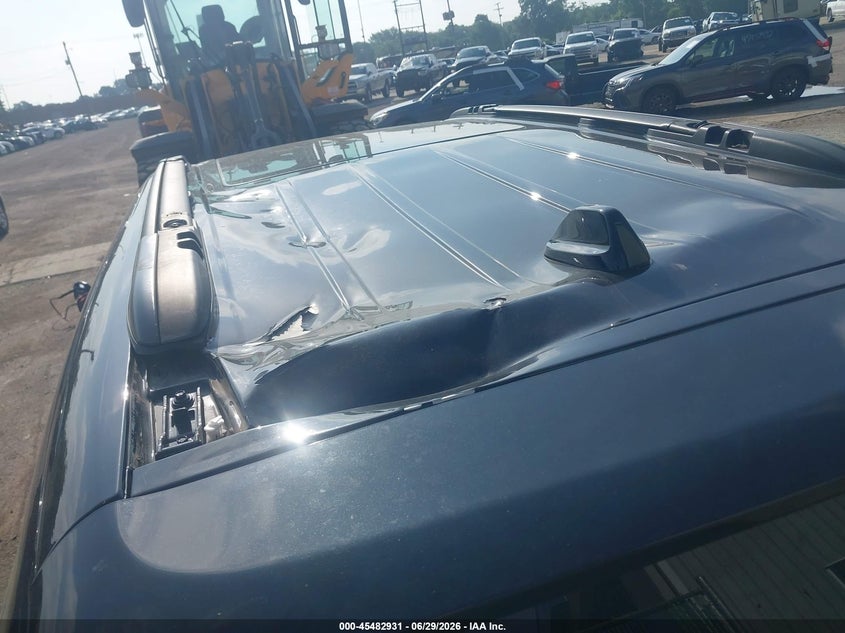 2023 CHRYSLER PACIFICA auction photo 6