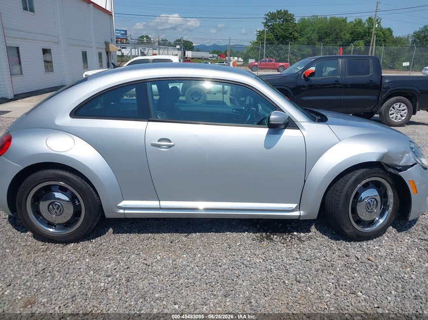 2012 Volkswagen Beetle 2.5L VIN: 3VWJP7AT6CM660611 Lot: 45483095