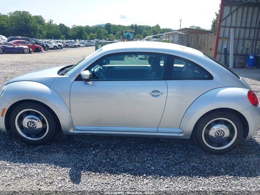 2012 Volkswagen Beetle 2.5L VIN: 3VWJP7AT6CM660611 Lot: 45483095