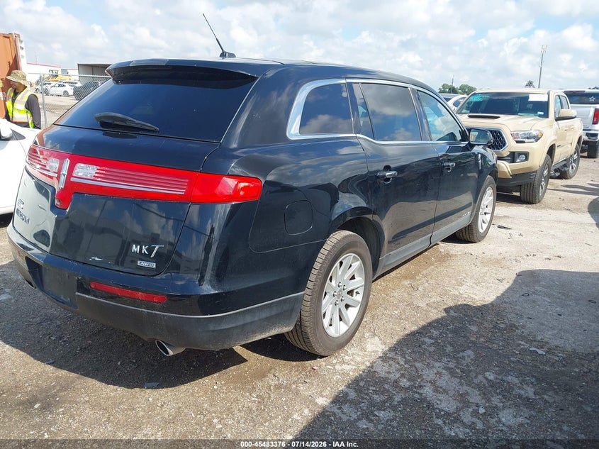 2018 LINCOLN MKT auction photo 4