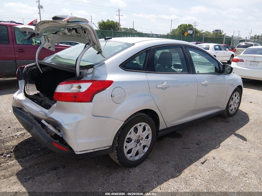 Vin: 1fahp3f20cl372410, lot: 45981732, ford focus se 20124