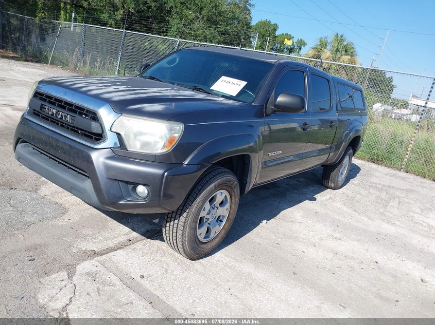 2015 TOYOTA TACOMA auction photo 2