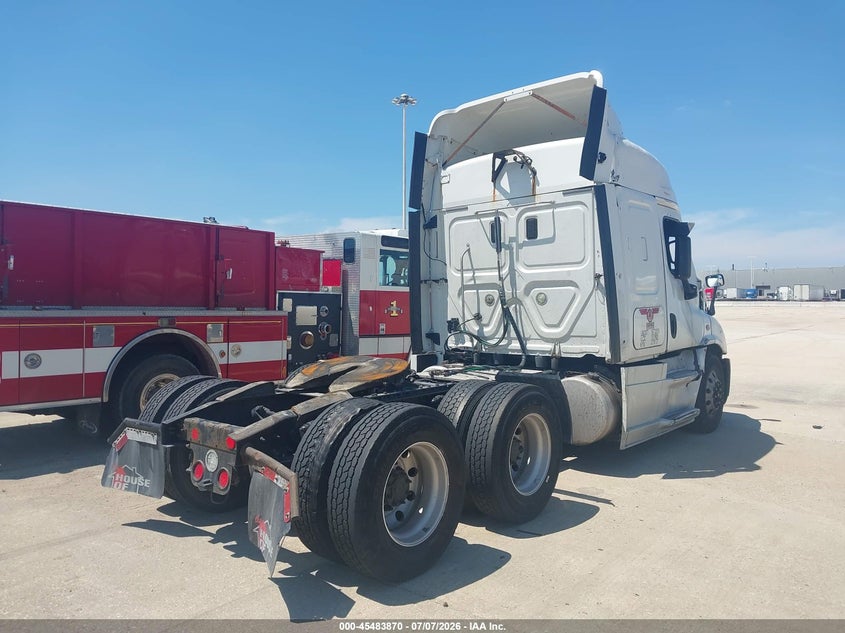 2016 FREIGHTLINER CASCADIA 113 auction photo 4
