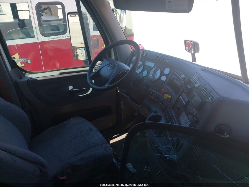 2016 FREIGHTLINER CASCADIA 113 auction photo 5