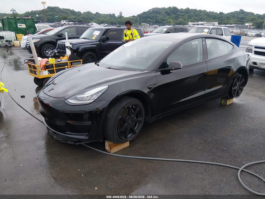 TESLA MODEL 3 - zdjęcie 2